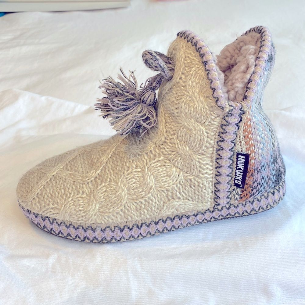 Muk Luks Amira Slippers Size Small (5-6)